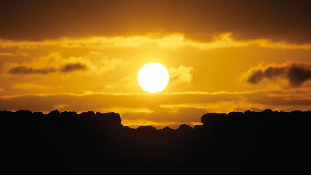 Amanecer desde la pirámide dos, el día del solsticio de invierno.