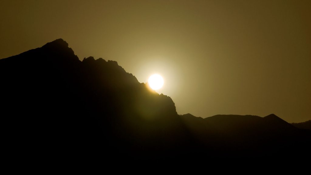 Fenómeno Doble Puesta de Sol en Pirámides de Gúímar el día del Solsticio de Verano.