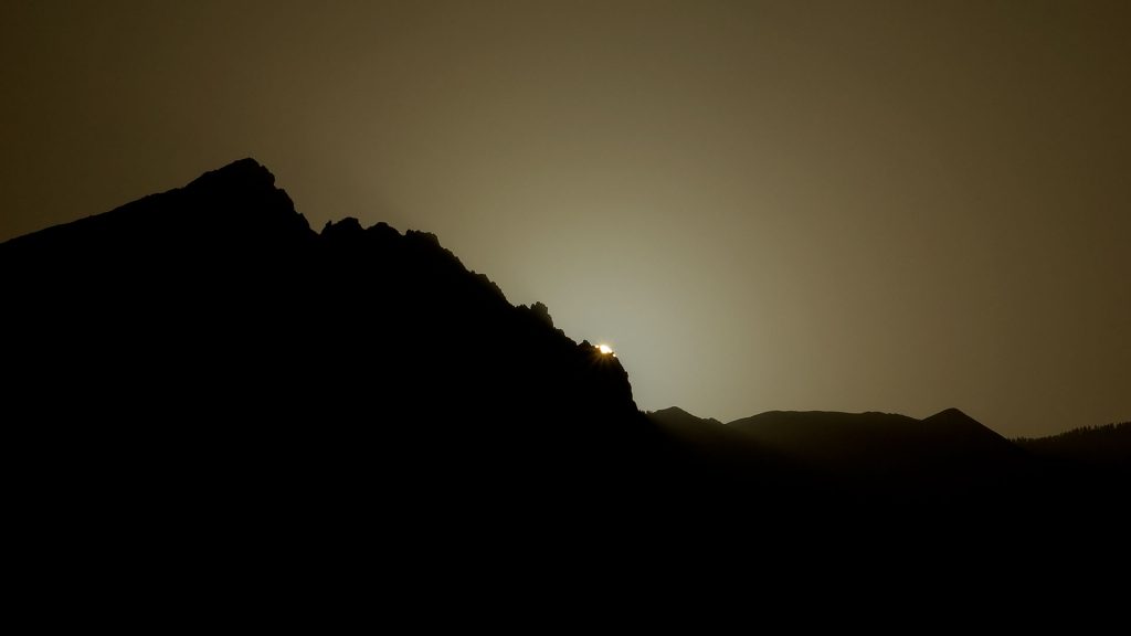 Fenómeno de la Doble Puesta de Sol el día del Solsticio de Verano en Pirámides de Güímar.