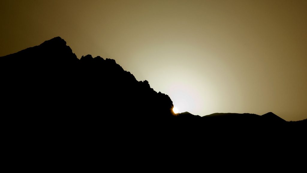 Fenómeno de la Doble Puesta de Sol el día del Solsticio de Verano en Pirámides de Güímar.