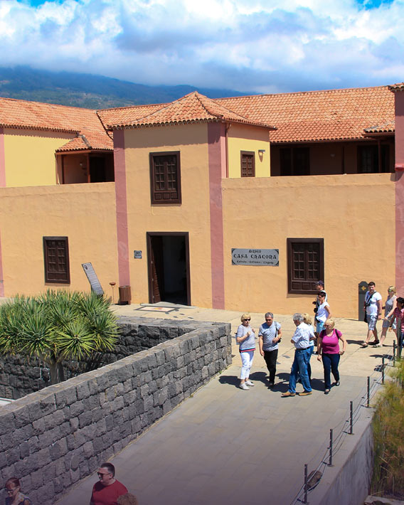 El Museo de Pirámides de Güímar se ubica en una casa tradicional canaria.